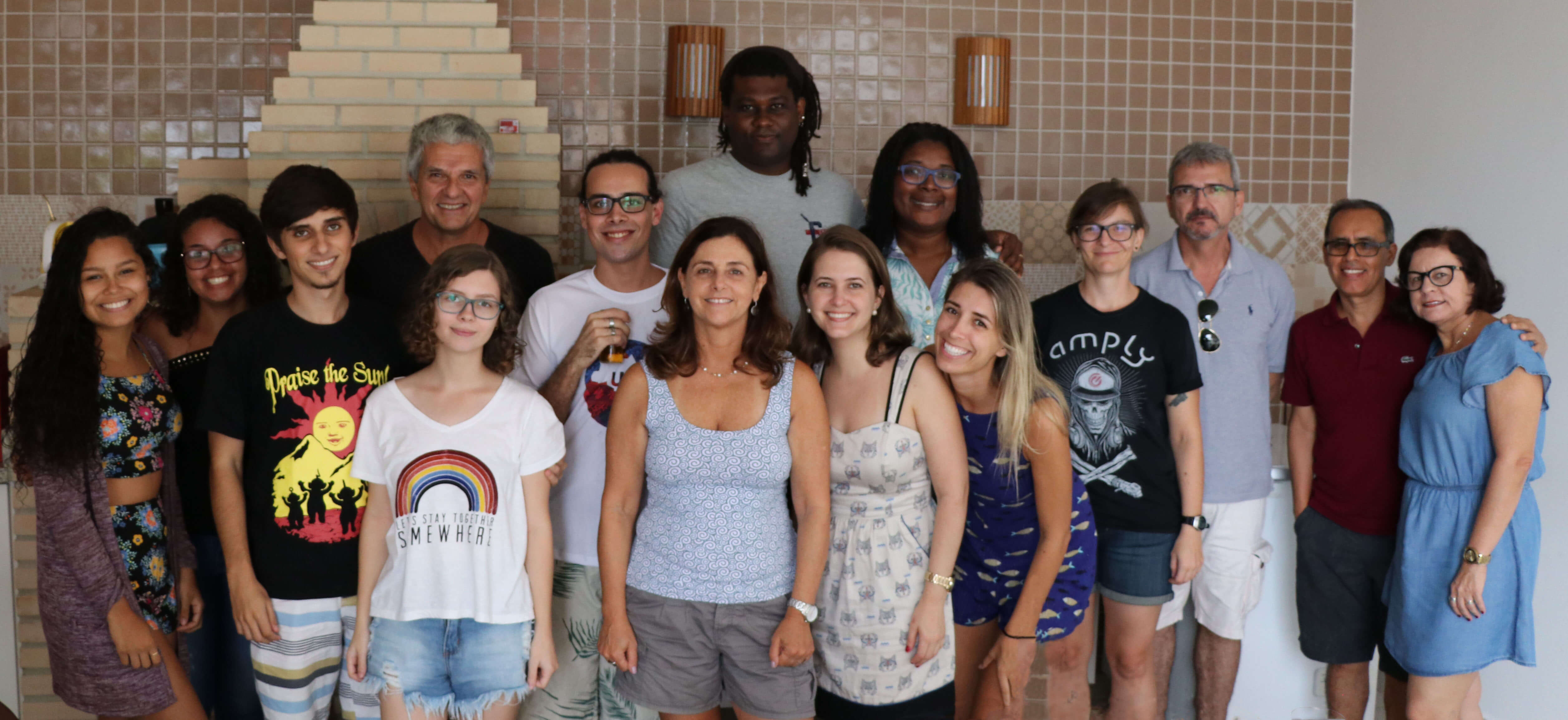 Foto dos membros da equipe do projeto mulheres na pesca